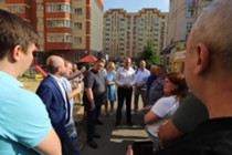 Изображение к статье Глава городского округа Фрязино Дмитрий Воробьев встретился с жителями дома №7 по улице Дудкина.