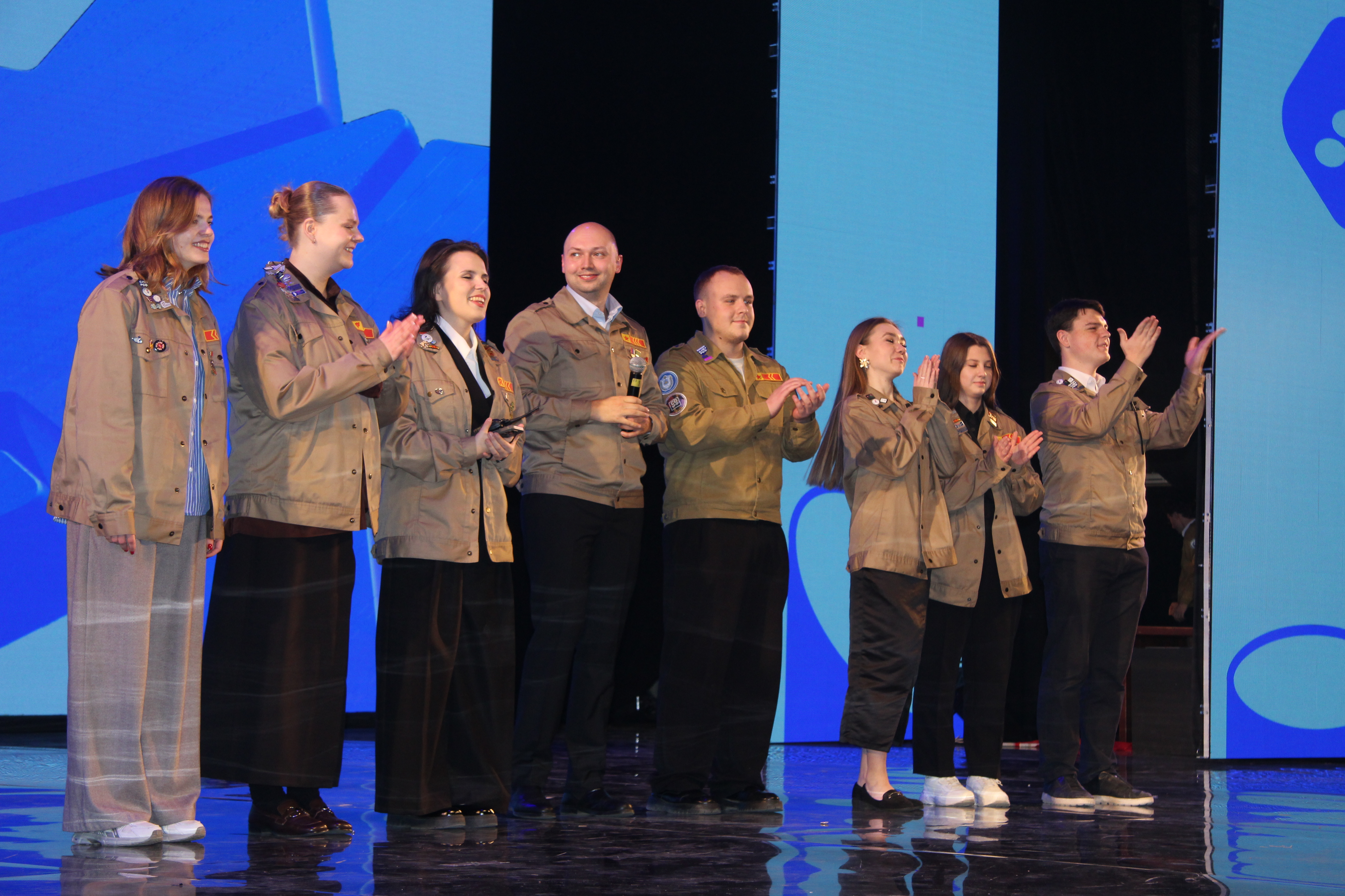 В Подмосковье приняли закон о поддержке деятельности студенческих отрядов