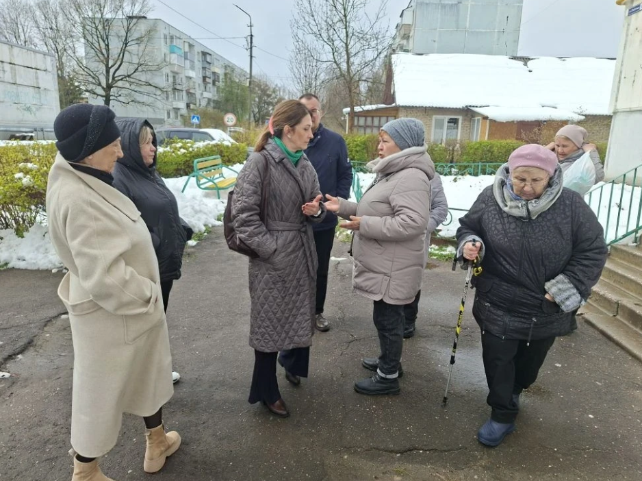 Срочная выездная администрация &mdash; формат, позволяющий оперативно реагировать на запросы жителей непосредственно на месте