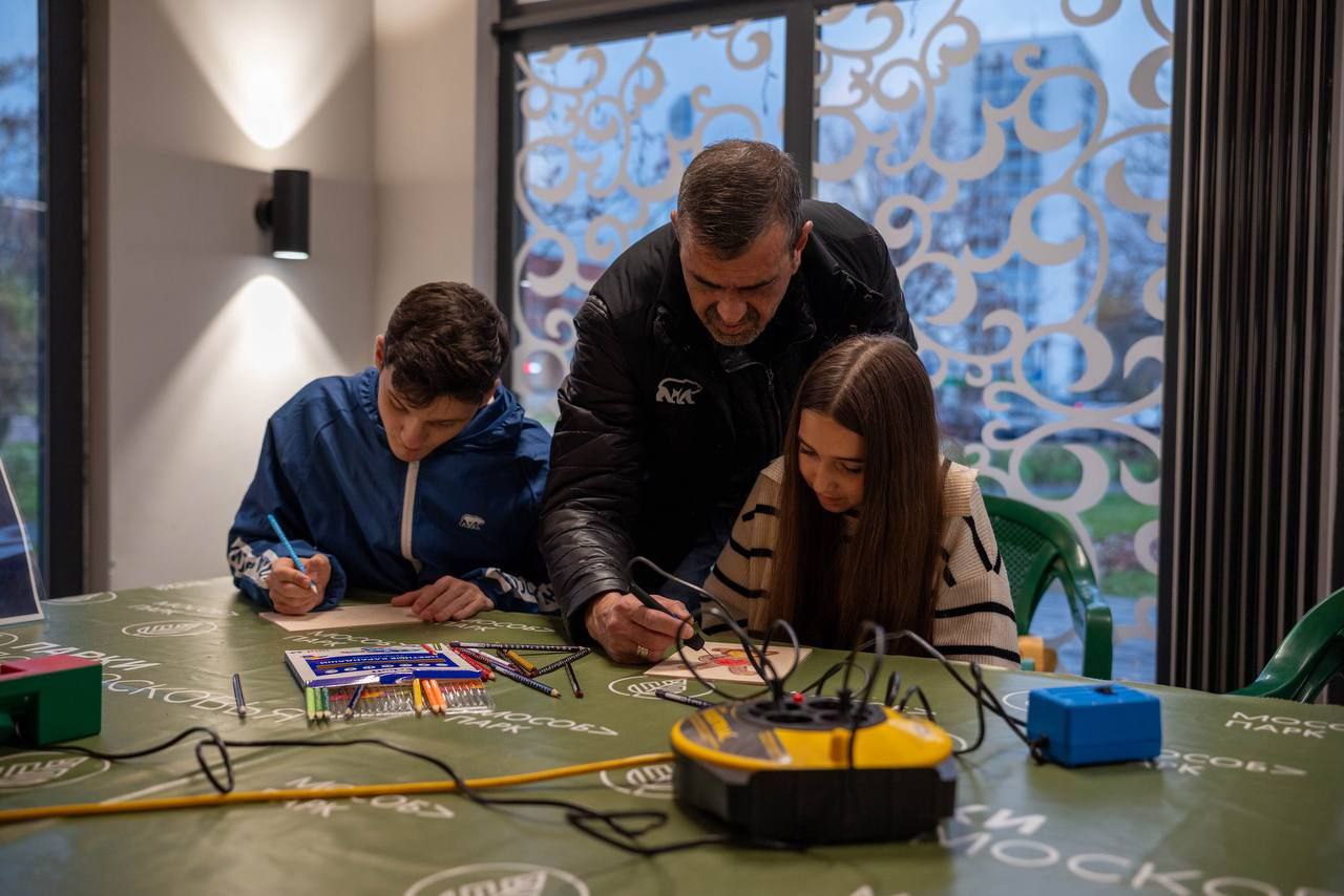 В преддверии Дня отца в лесопарке Фрязино состоялась акция «Отцовский парк»