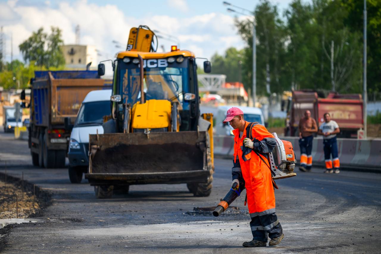 Сегодня мы отмечаем День работника дорожного хозяйства!