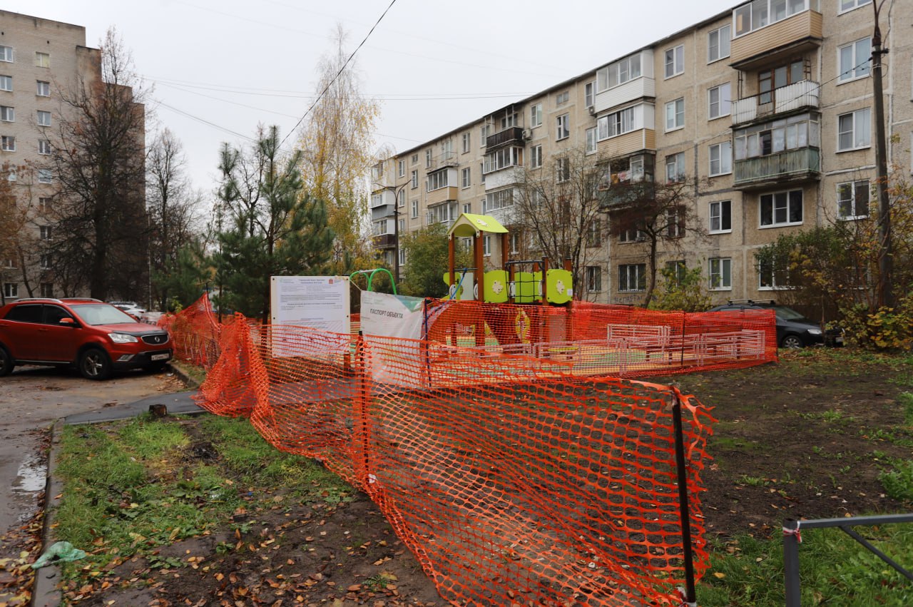 В рамках срочной выездной администрации состоялась встреча руководства благоустройства с жителями дома № 5А по ул. Советская