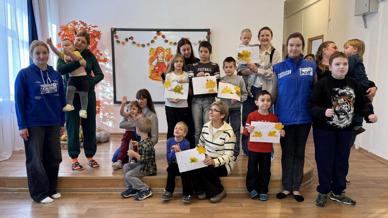 Активисты из Фрязино провели мастер-класс для детей из центра "Доверие"