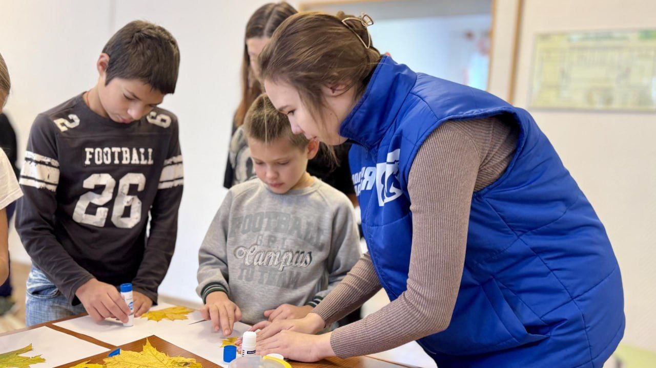 Активисты из Фрязино провели мастер-класс для детей из центра "Доверие"