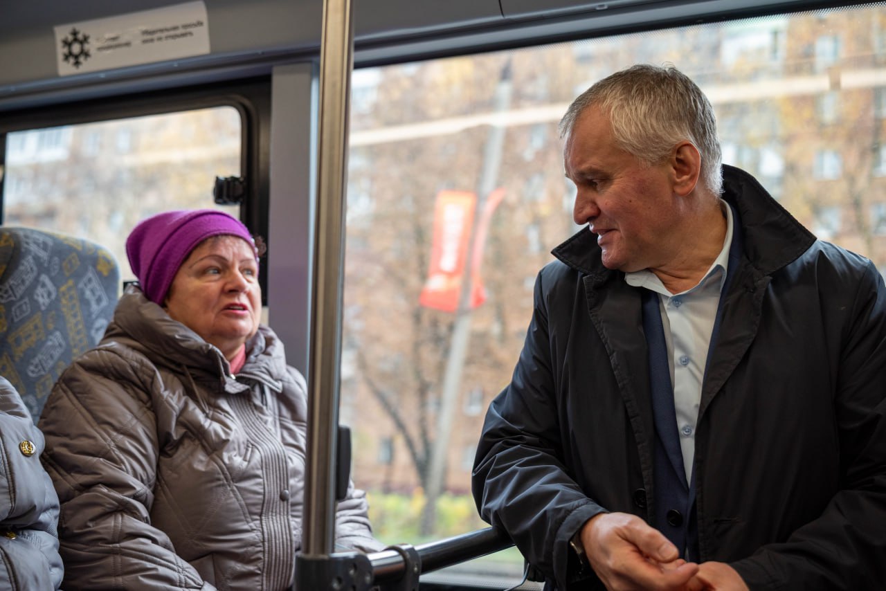 Глава городского округа Фрязино Дмитрий Воробьев в рамках срочной выездной администрации провёл инспекцию 361 маршрута, чтобы лично убедиться в качестве оказываемых услуг