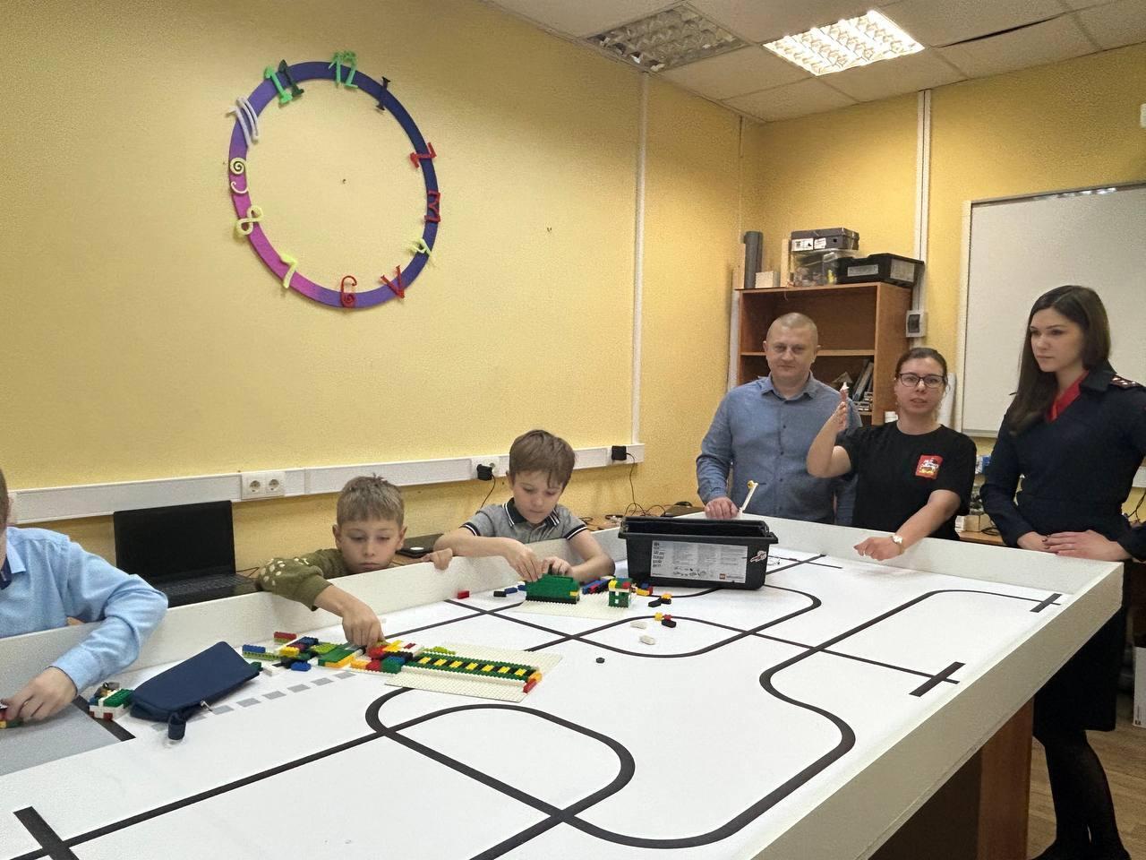 В ЦМИТ &laquo;Ноосфера&raquo; Фрязино состоялся урок по безопасности дорожного движения