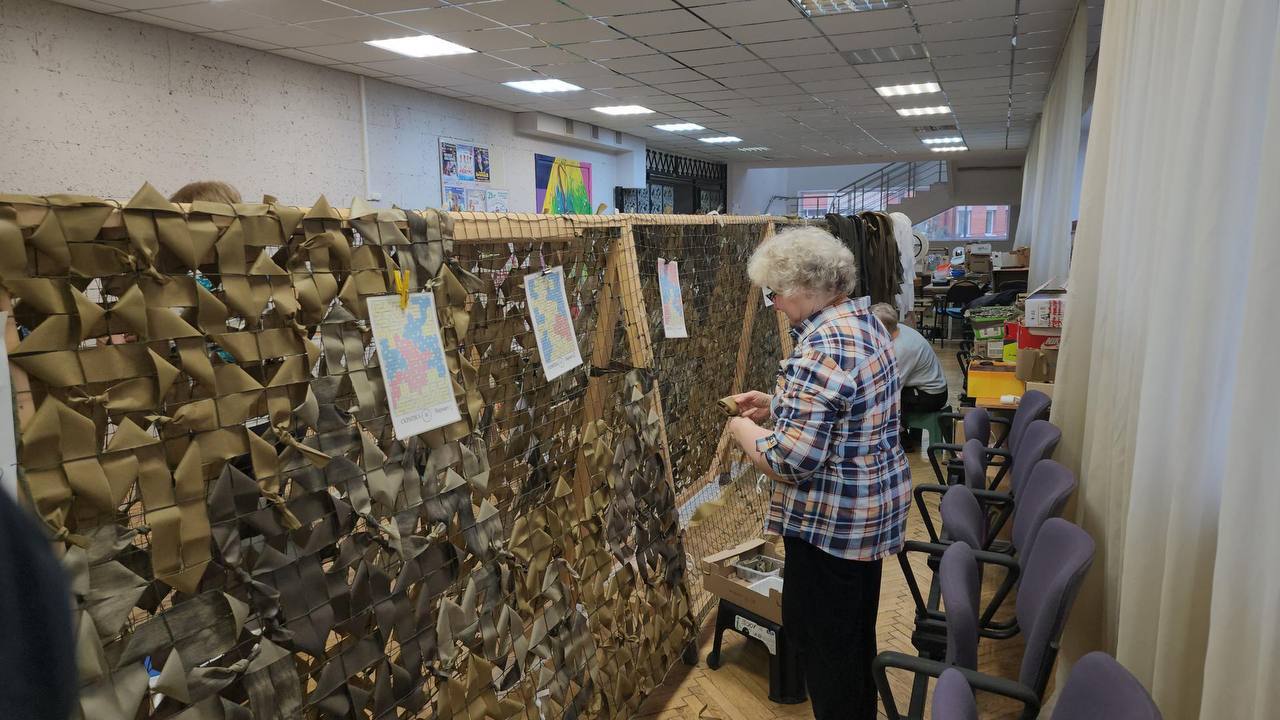 Волонтёр из Фрязина рассказала, как решила плести маскировочные сети