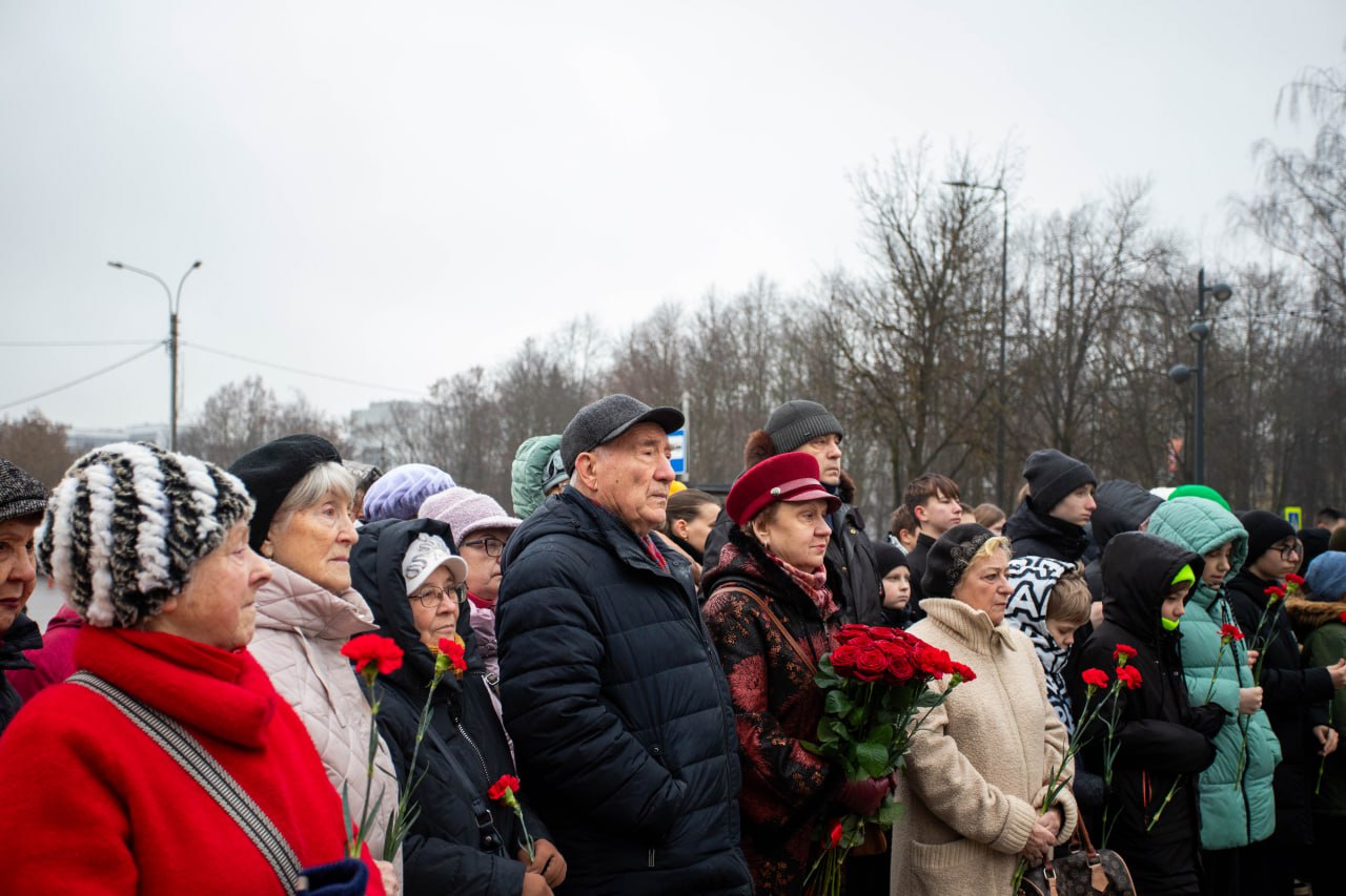 В этот знаменательный день &mdash; День воинской славы России &mdash; мы всей страной отдаем дань памяти героям, начавшим 84 года назад контрнаступление под Москвой
