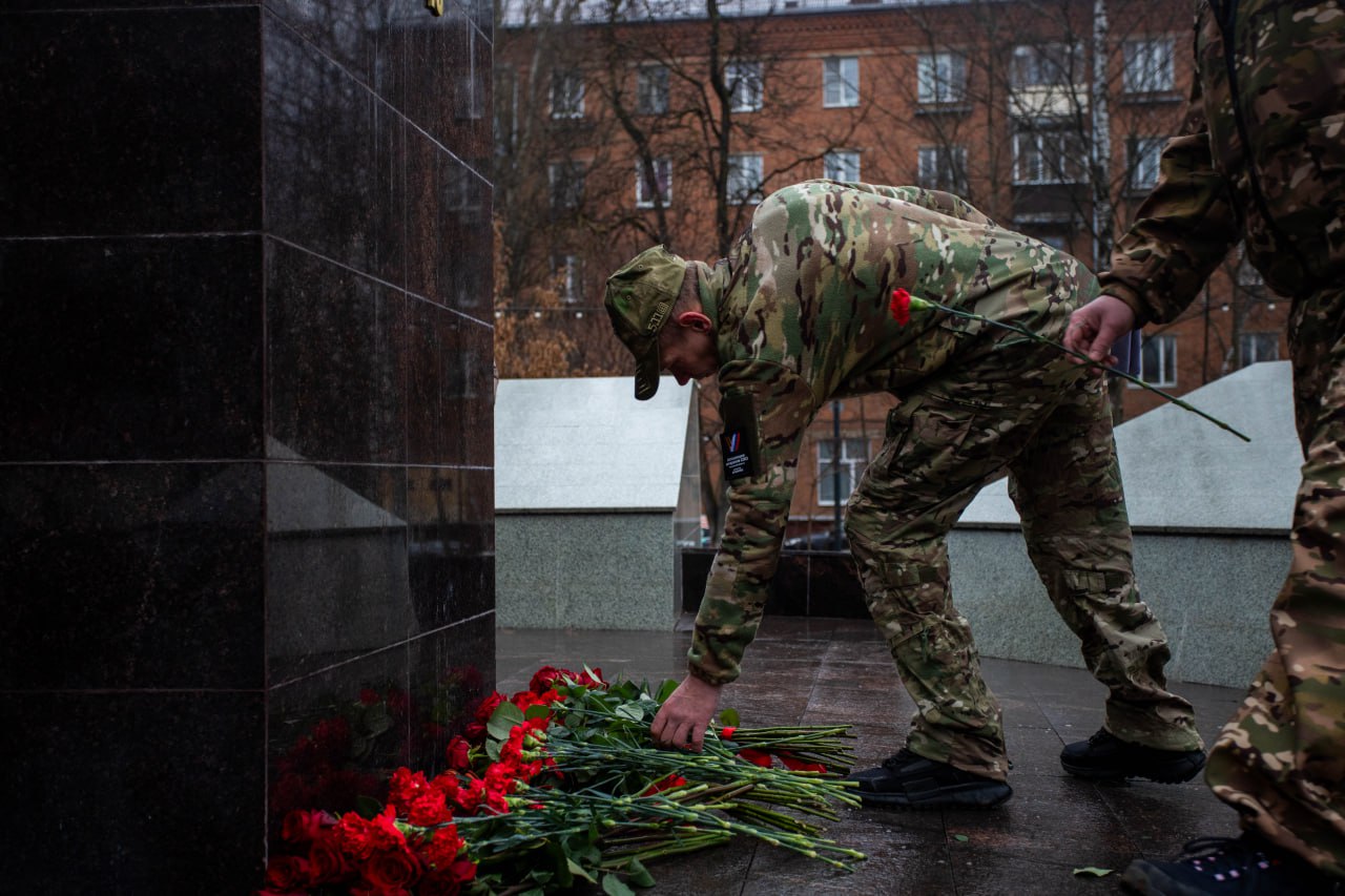 В этот знаменательный день &mdash; День воинской славы России &mdash; мы всей страной отдаем дань памяти героям, начавшим 84 года назад контрнаступление под Москвой