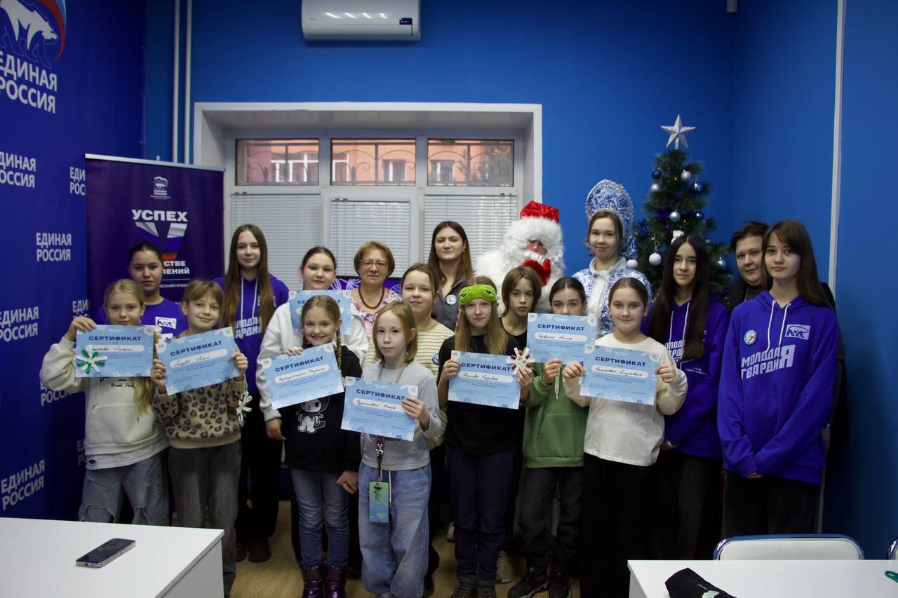 Творческие занятия в «МастЕРской Деда Мороза» посетили юные фрязинцы