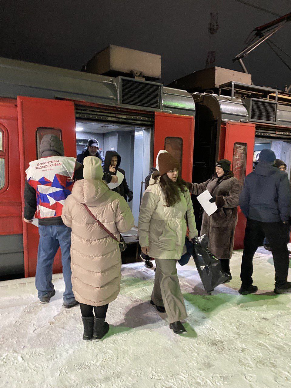 В преддверии Нового года сотрудники Администрации городского округа Фрязино совместно с волонтерами провели профилактическую акцию &laquo;Сохрани себе жизнь&raquo;