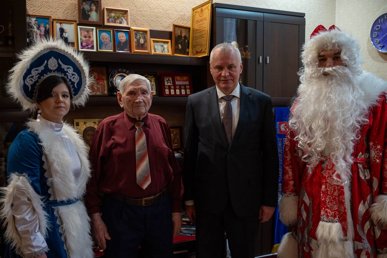 Накануне Нового года мы продолжаем добрую традицию &mdash; уделяем особое внимание нашим дорогим старшим поколениям. Тем, кому мы все бесконечно благодарны!