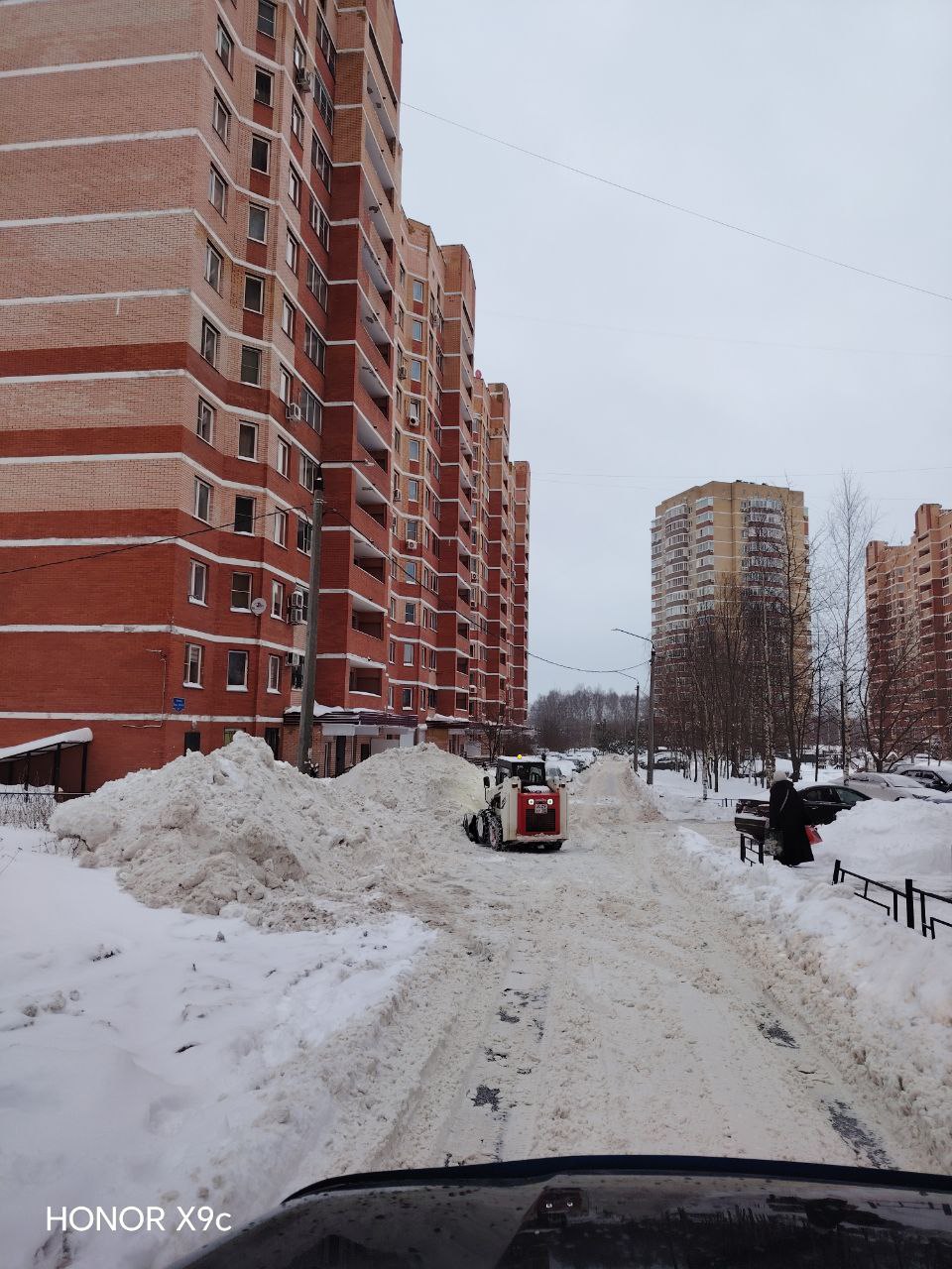 Работа по расчистке города продолжается!