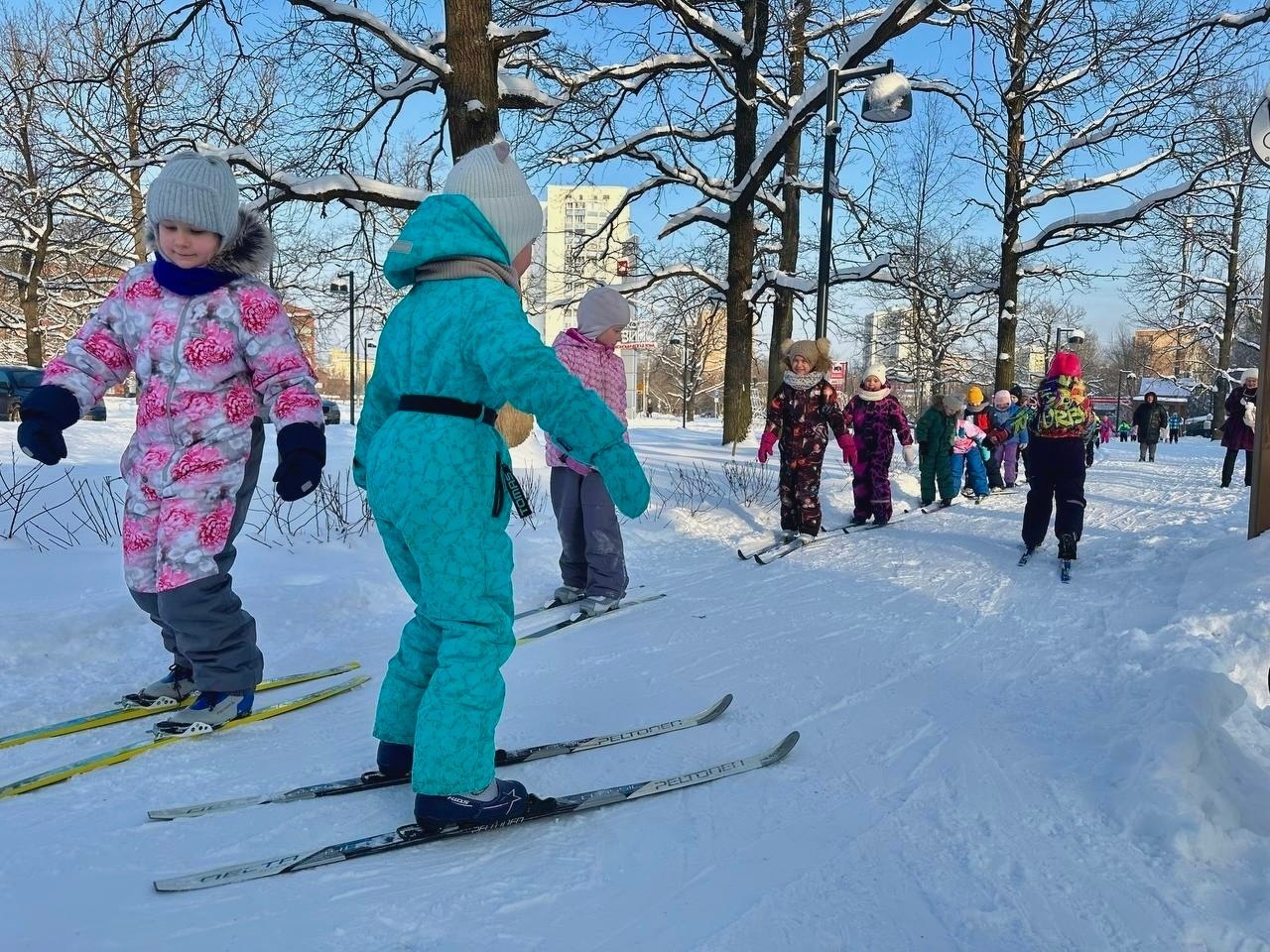 В зимний период лесопарковая зона используется в качестве спортивной площадки, где учащиеся общеобразовательных учреждений осваивают лыжный спорт