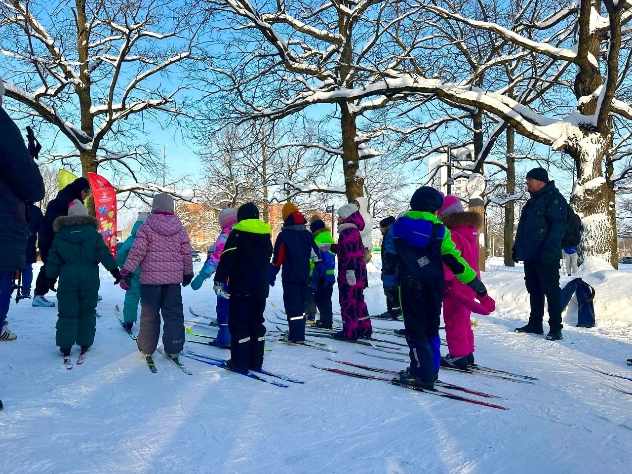 В зимний период лесопарковая зона используется в качестве спортивной площадки, где учащиеся общеобразовательных учреждений осваивают лыжный спорт