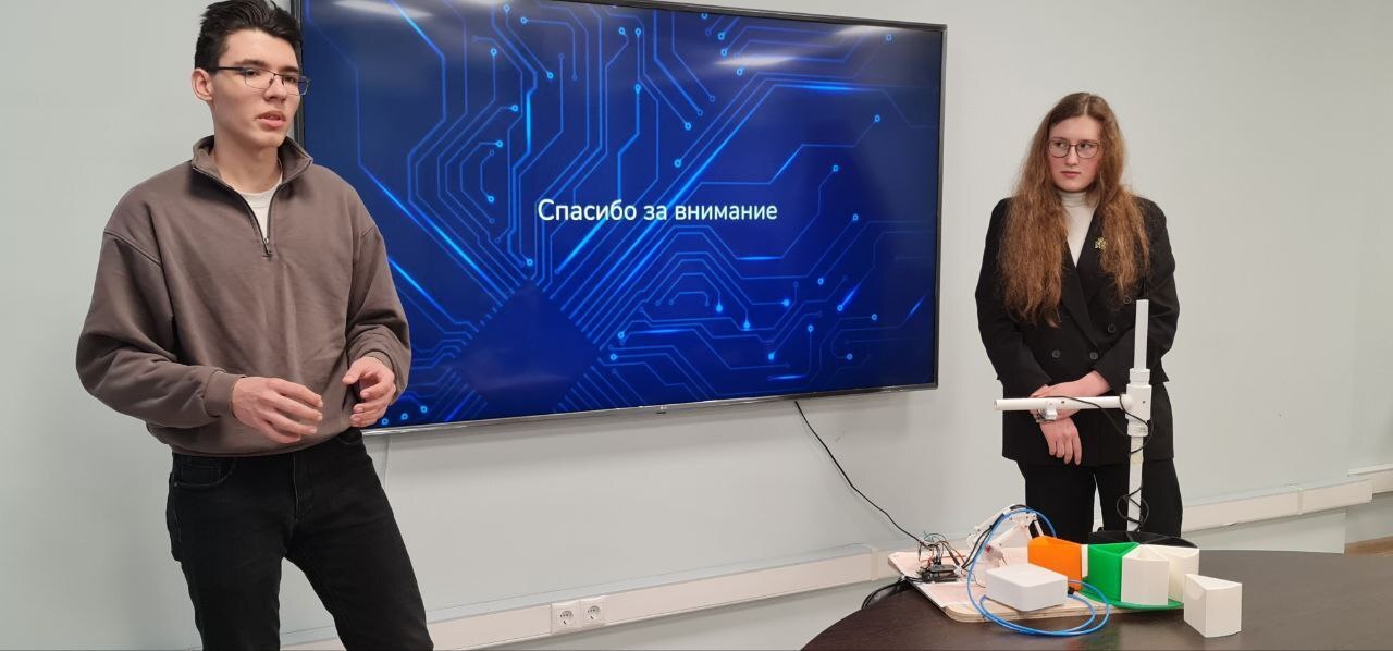 В муниципальном бюджетном общеобразовательном учреждении Лицей имени Героя Советского Союза Б.Н. Еряшева был проведен региональный этап конкурса Национального исследовательского университета &laquo;Высшая школа экономики&raquo; &laquo;Высший пилотаж&raquo; по направлению Computer Science