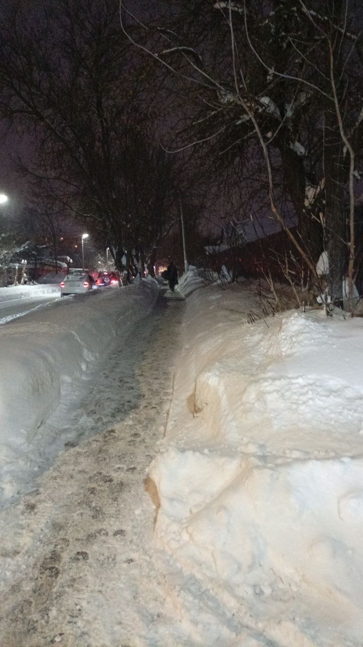 В связи с обильным снегопадом на территории городского округа организована бесперебойная работа по уборке снега в усиленном режиме