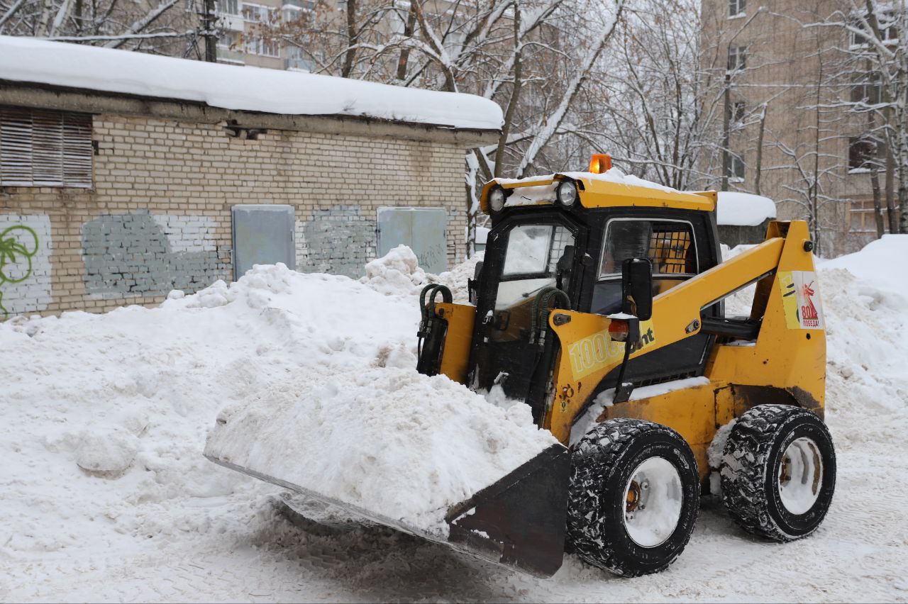 Уборка снега в наукограде продолжается!