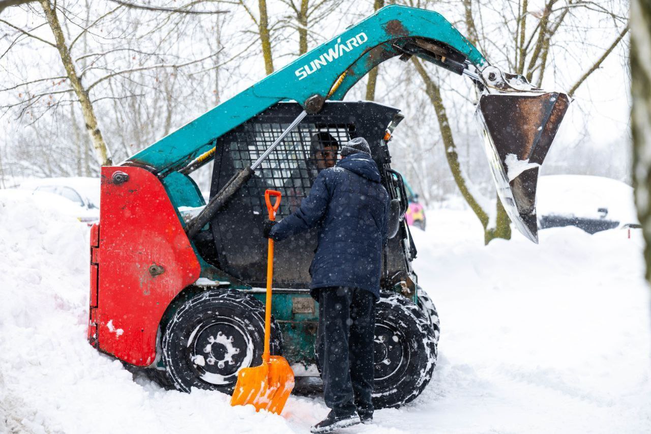 В связи со значительным объемом выпавших осадков для ликвидация последствий снегопада потребует продолжительного времени!