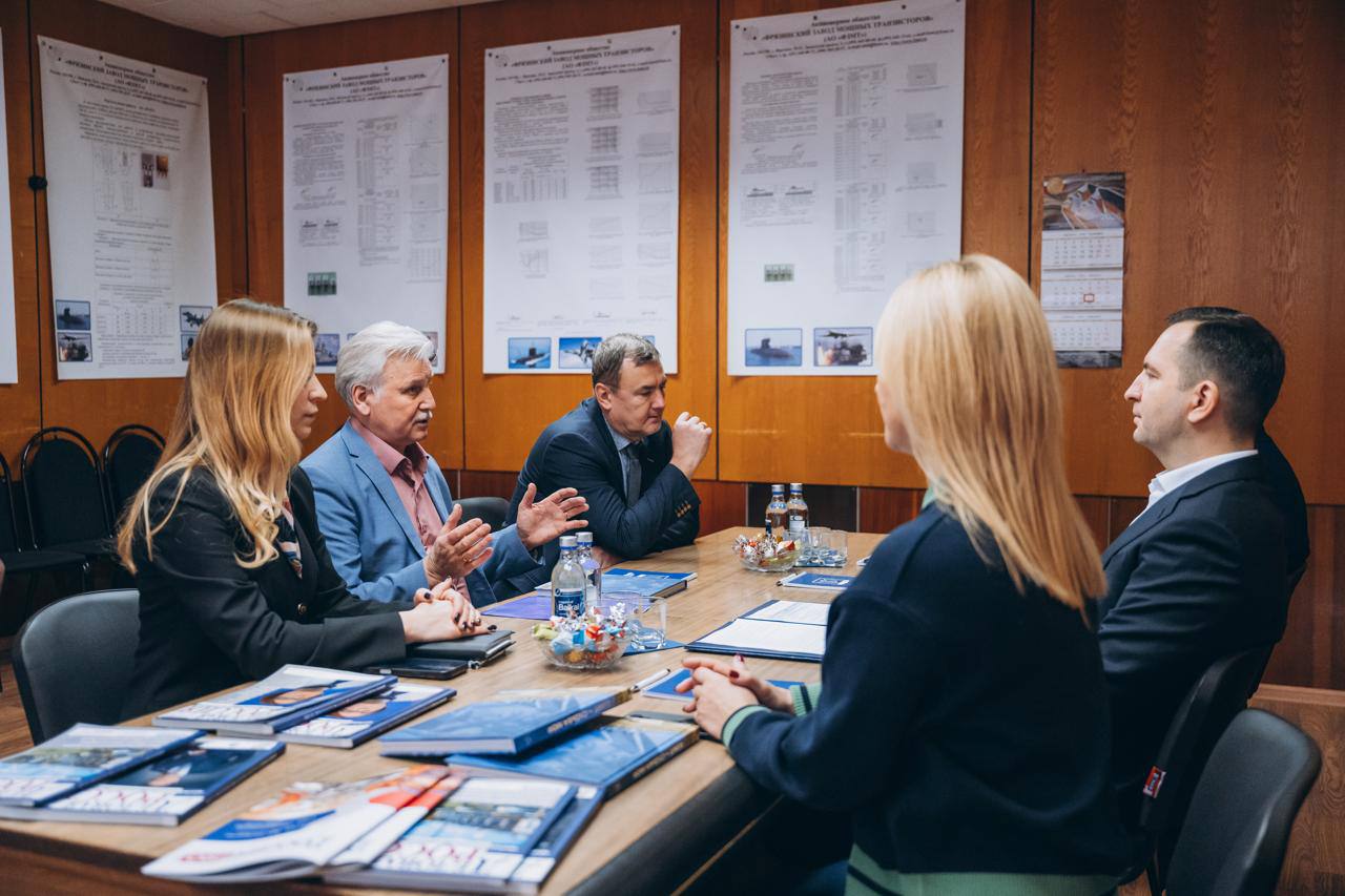 В соседнем Фрязино работает предприятие АО &laquo;ФЗМТ&raquo; - с большой историей и серьёзной специализацией