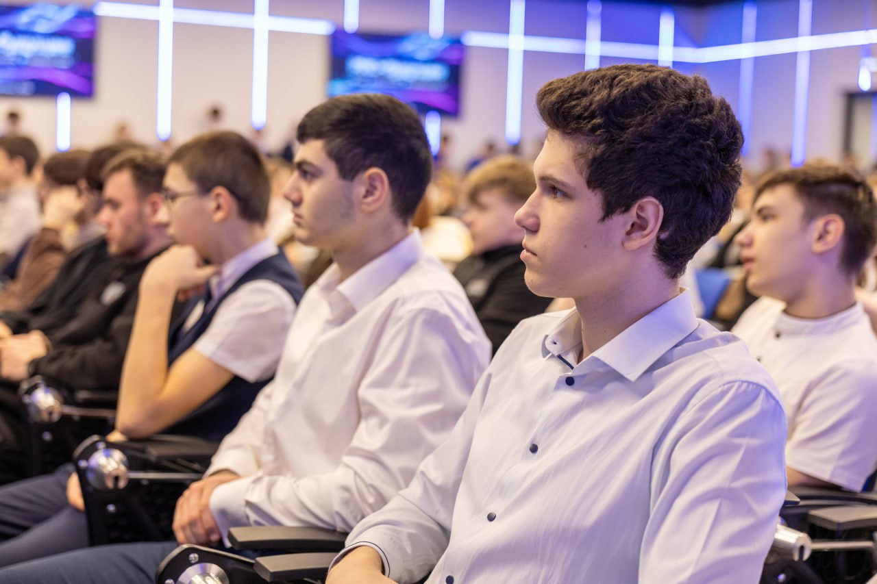На базе уникального технопарка &laquo;Исток &mdash; РТУ МИРЭА&raquo; состоялось значимое событие для системы образования и будущего нашего молодого поколения &mdash; муниципальный профориентационный образовательный форум &laquo;PRO-будущее: ГИА. Осознанность. Профориентация&raquo;