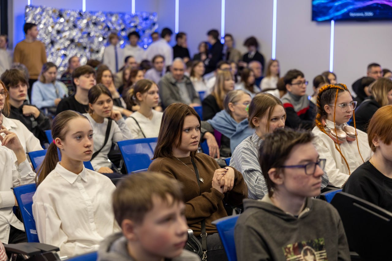 На базе уникального технопарка &laquo;Исток &mdash; РТУ МИРЭА&raquo; состоялось значимое событие для системы образования и будущего нашего молодого поколения &mdash; муниципальный профориентационный образовательный форум &laquo;PRO-будущее: ГИА. Осознанность. Профориентация&raquo;