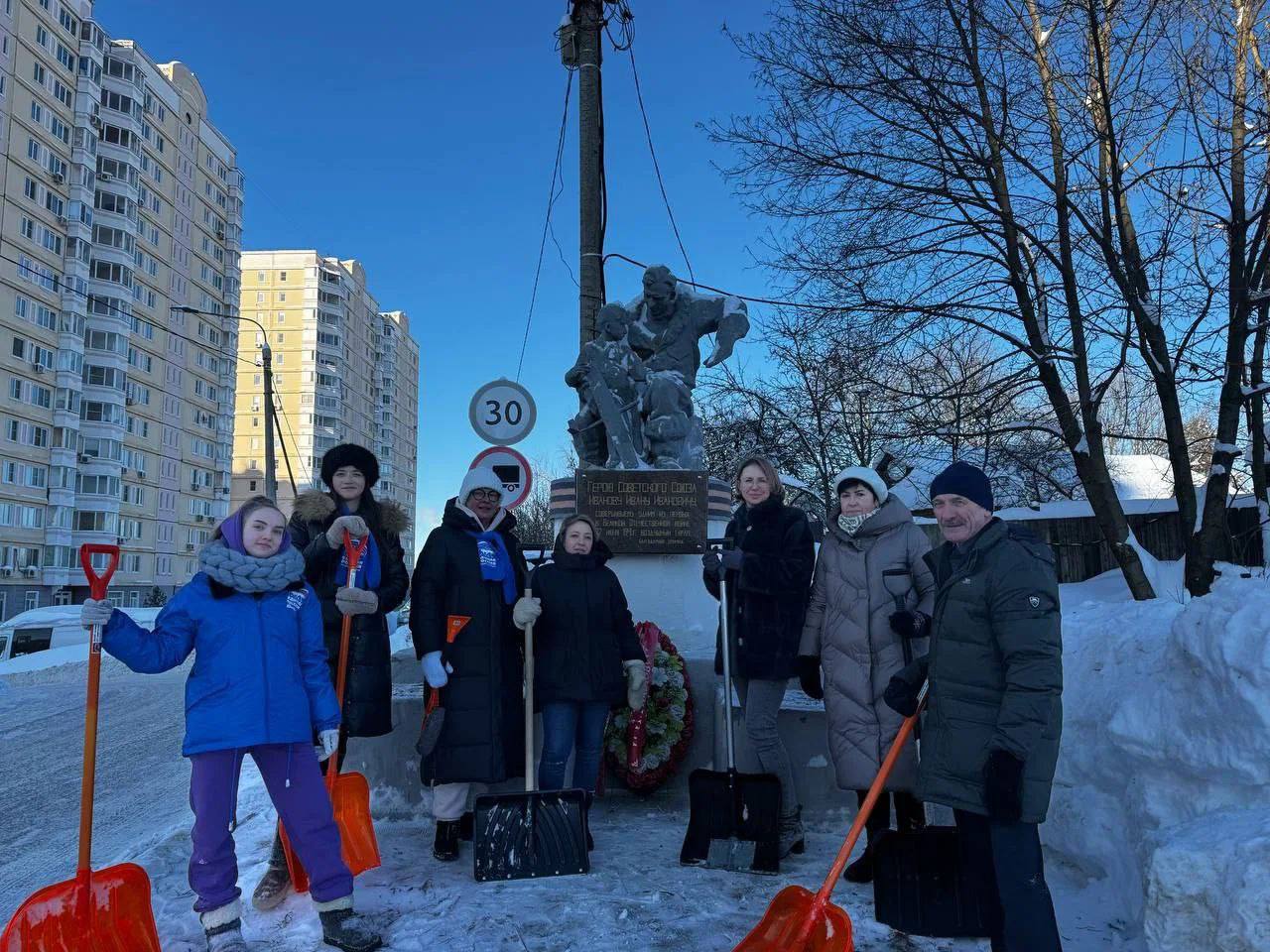 Вместе с командой вышли на борьбу со стихией!