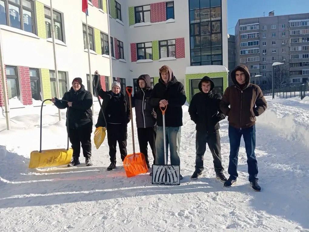 Вместе с командой вышли на борьбу со стихией!