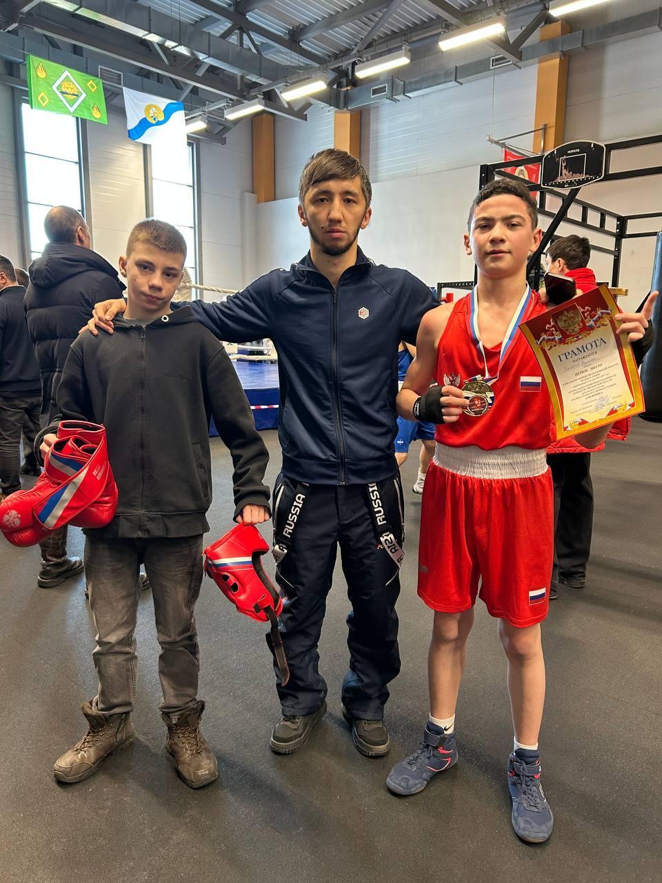 Воспитанники фрязинской спортивной школы &laquo;Олимп&raquo; завоевали четыре медали на зональном первенстве по боксу в Ивантеевке