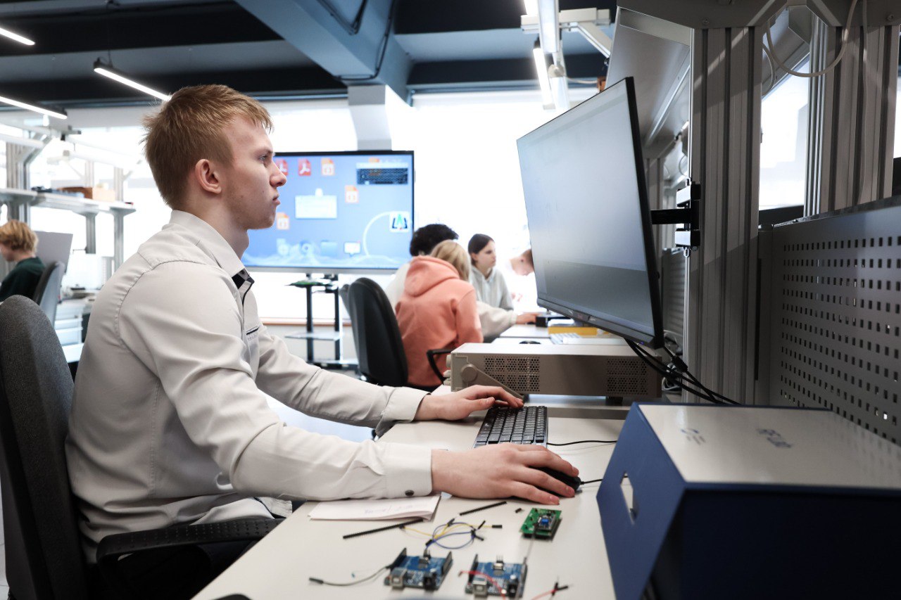 Передовой образовательный кластер в сфере СВЧ-электроники работает в одном из наших наукоградов &mdash; Фрязино