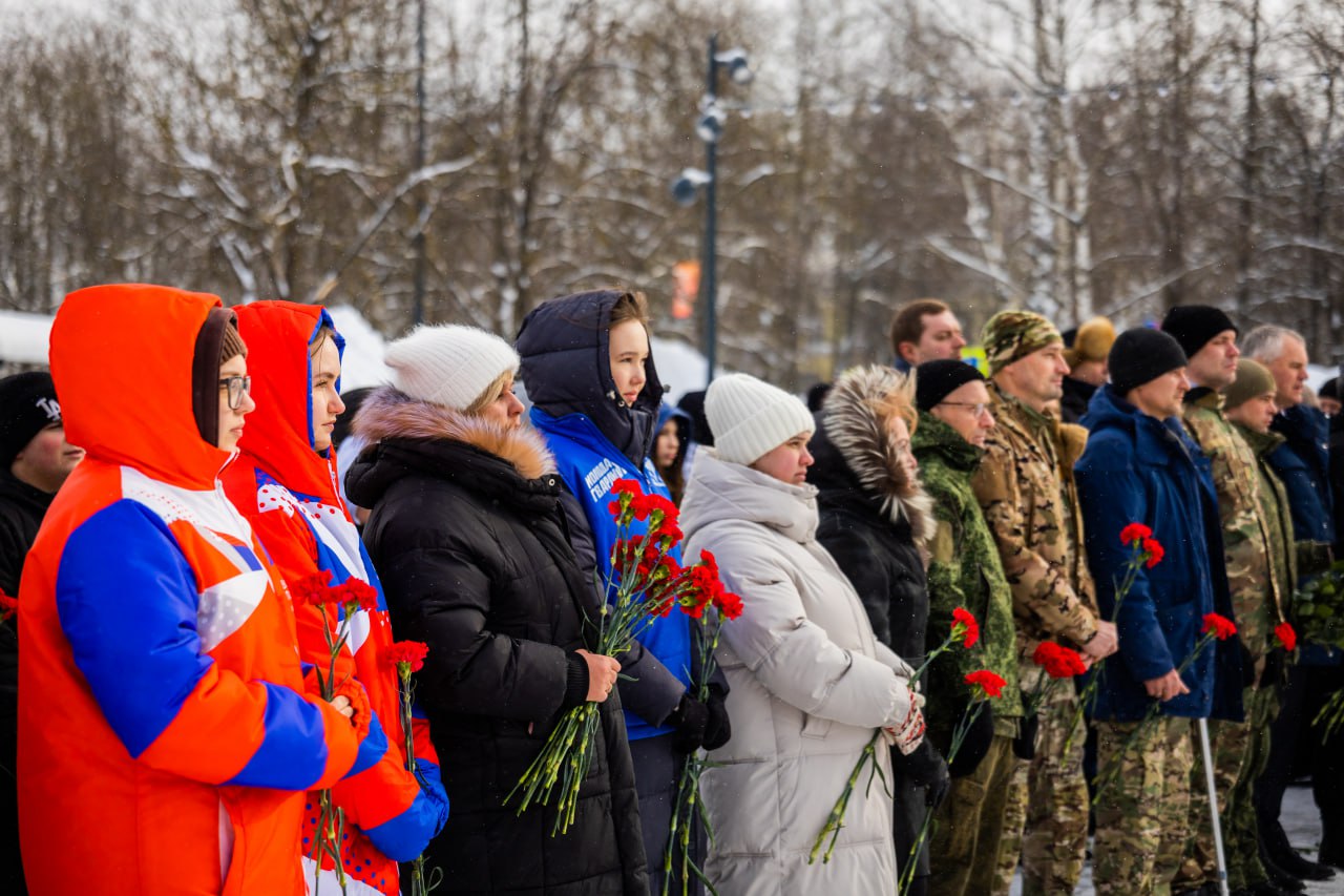 На площади Победы прошел памятный митинг в честь наступающего Дня защитника Отечества