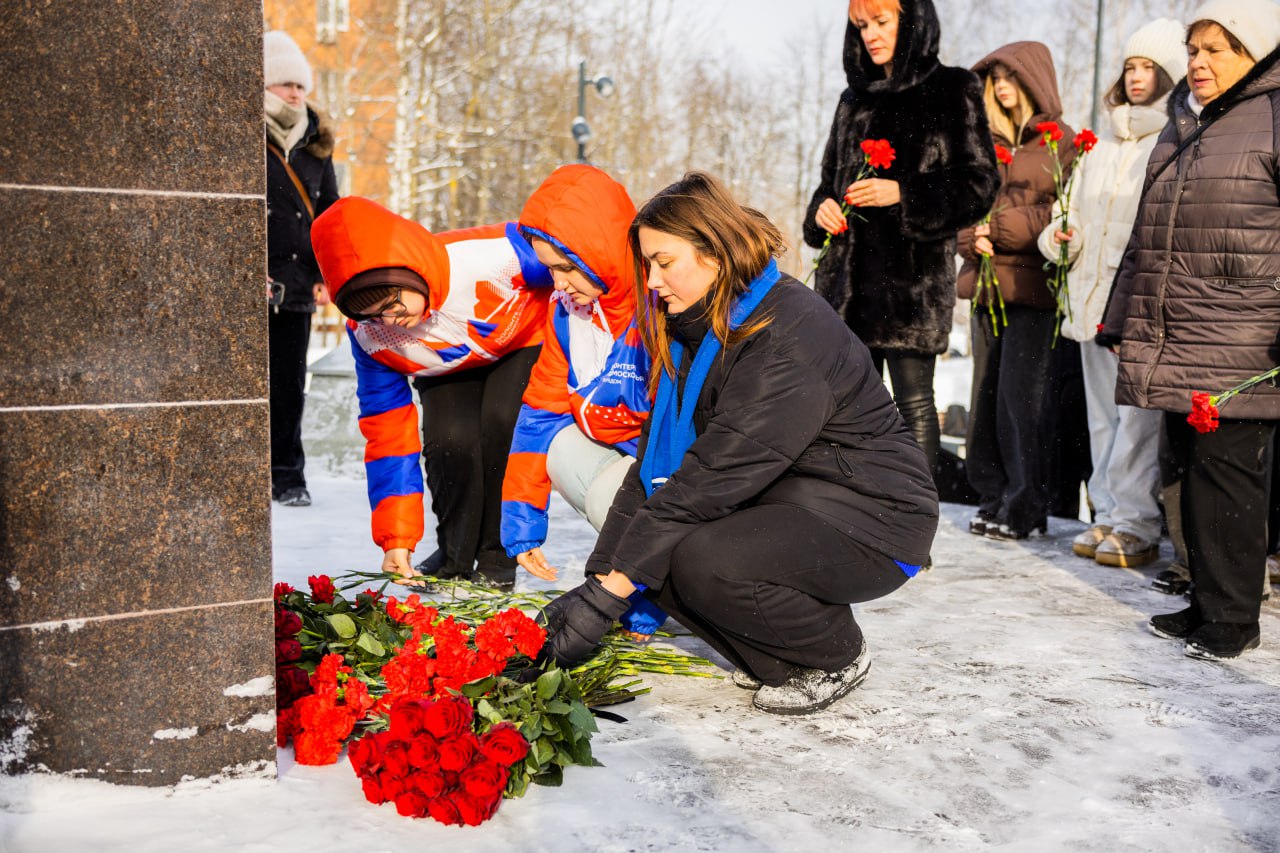 На площади Победы прошел памятный митинг в честь наступающего Дня защитника Отечества