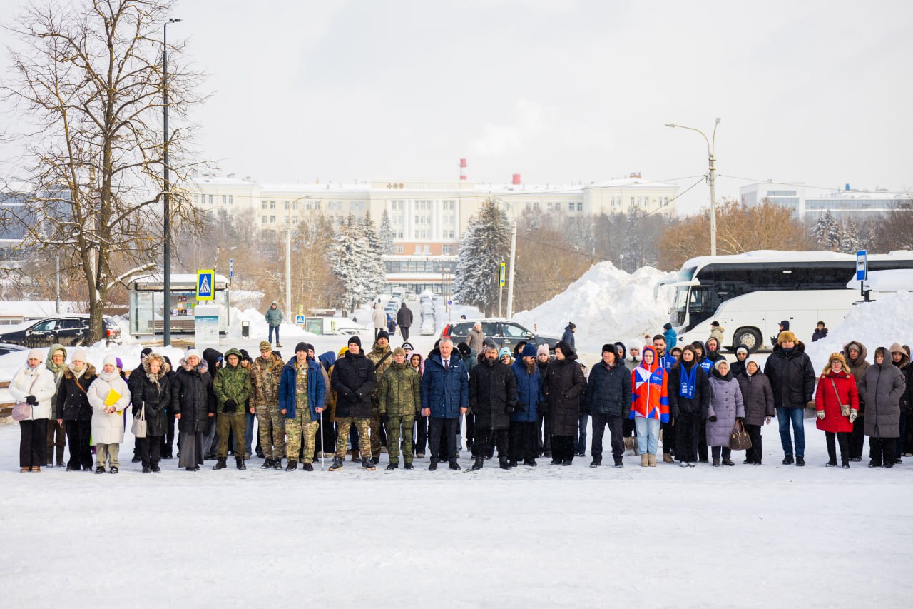 На площади Победы прошел памятный митинг в честь наступающего Дня защитника Отечества