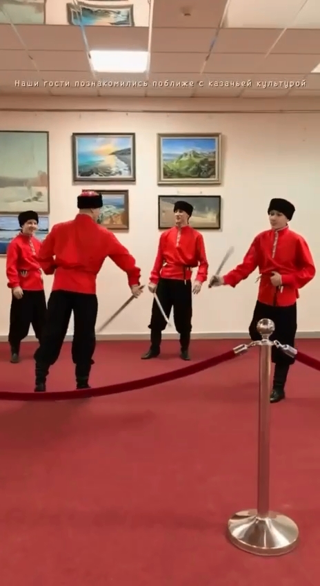 Ансамбль &laquo;Кладезь&raquo; представил современную интерпретацию казачьего фольклора на сцене ДК &laquo;Исток&raquo; в рамках проекта &laquo;Молодёжь для молодёжи о наследии предков&raquo;