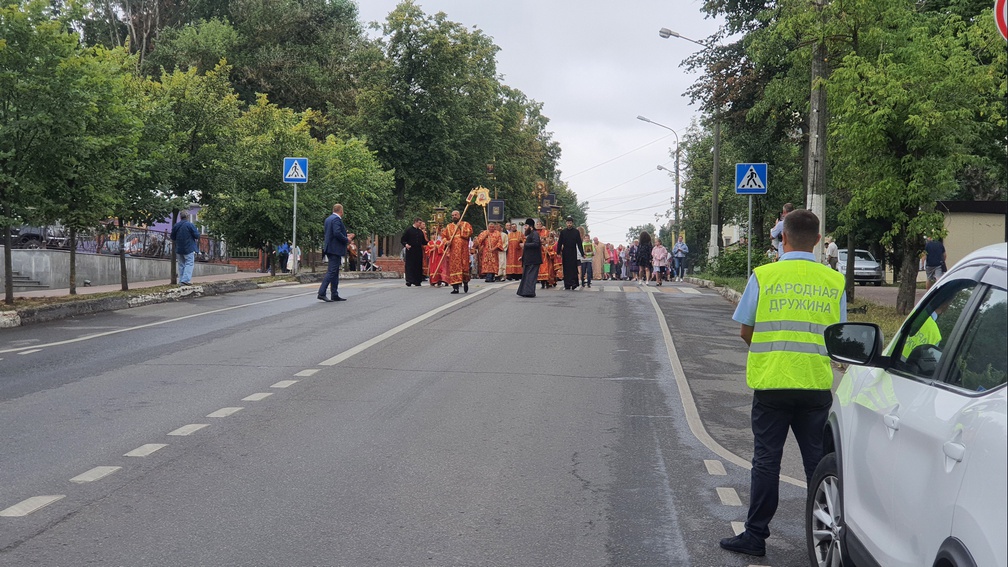 ежегодный Крестный ход, посвященный Престольному празднику больничного храма великомученика и целителя Пантелеимона