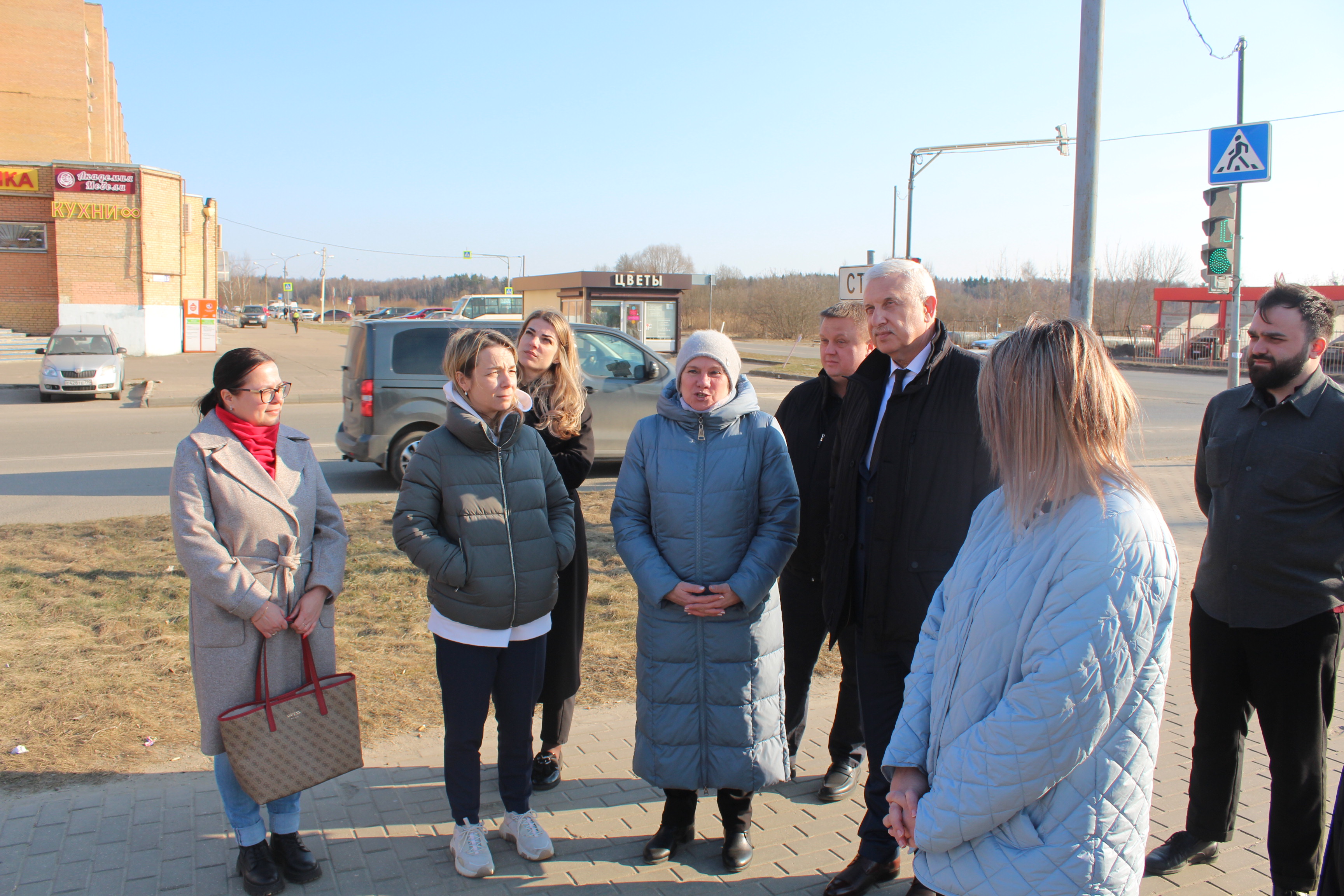В Фрязино решают вопросы благоустройства возле автостанции!