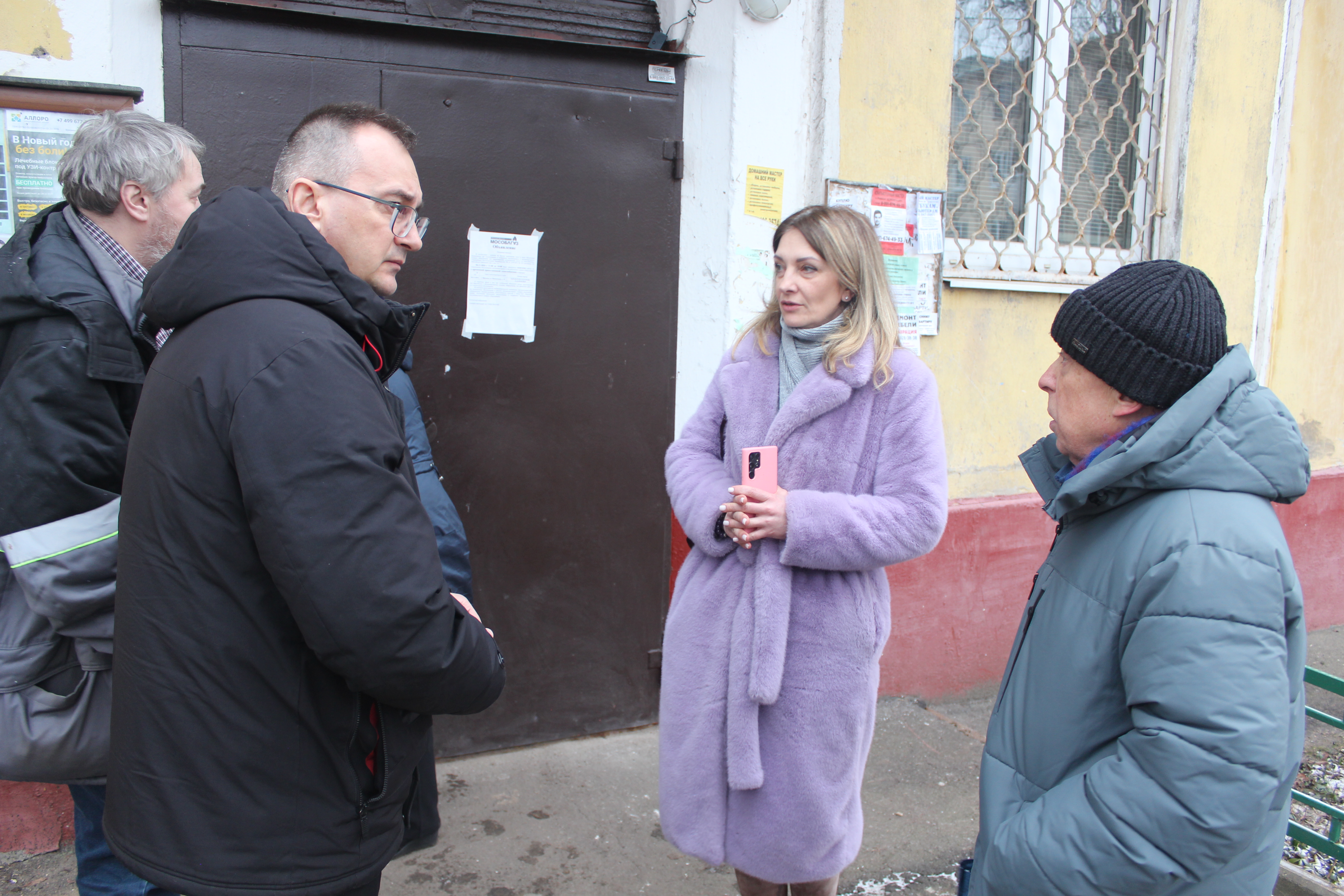 Заместитель главы городского округа Фрязино проверила устранение последствий затопления подвала на Вокзальной, 31