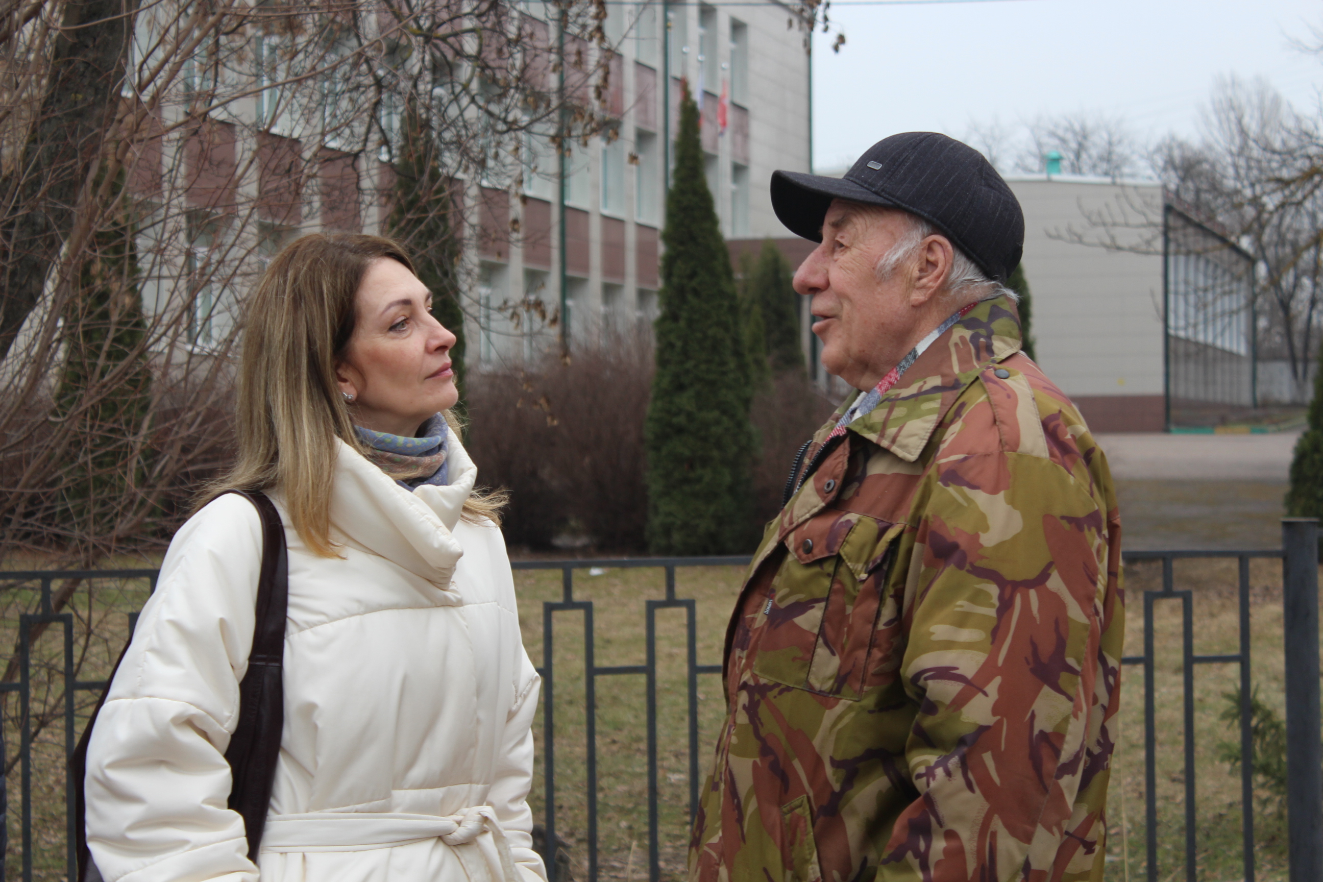 Заместитель главы городского округа Фрязино Виктория Оганезова проинспектировала состояние дорог и оценила качество ямочного ремонта.