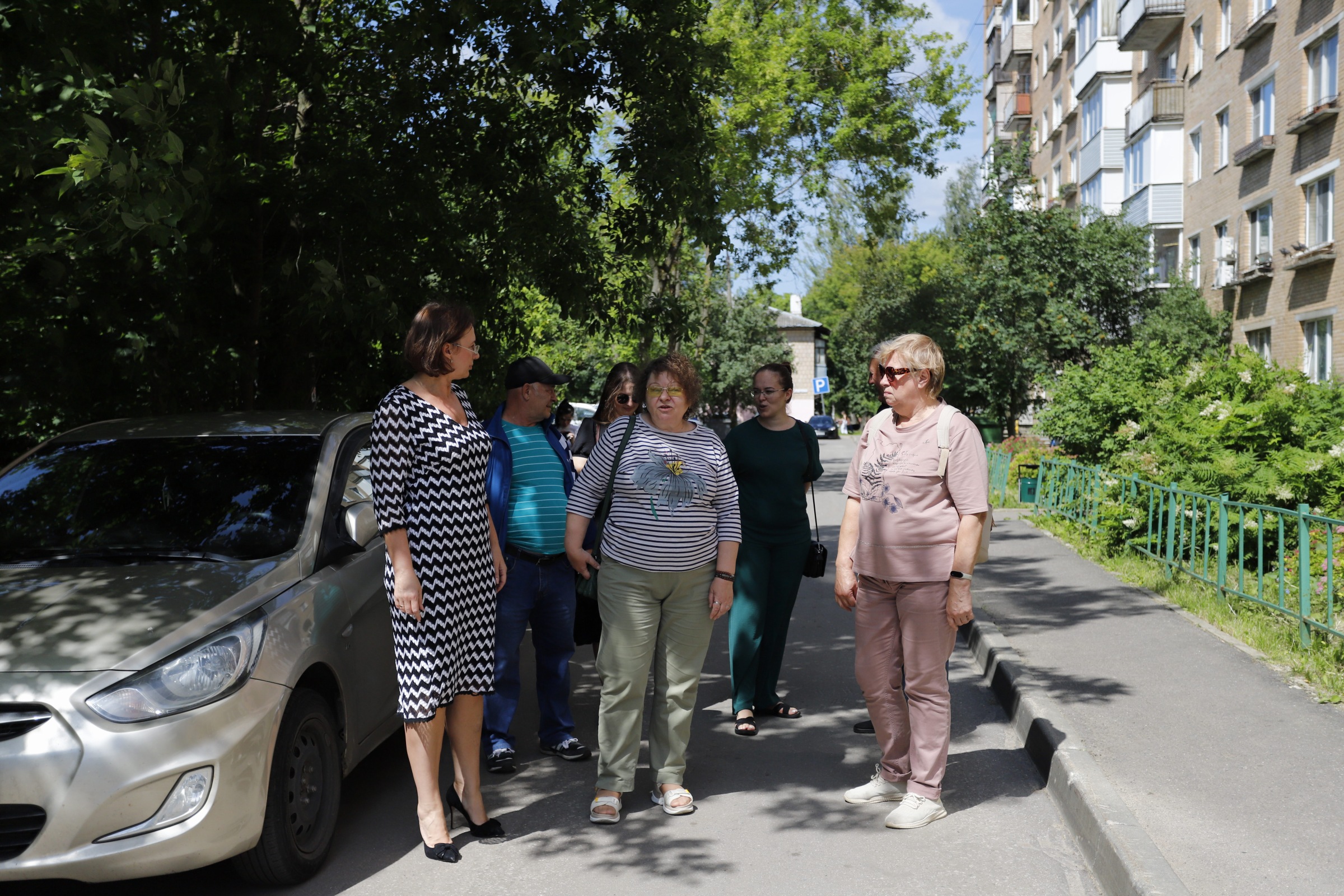 Заместитель главы городского округа Фрязино Юлия Шувалова провела плановый обход территории и проверку состояния дома №13 по проспекту Мира