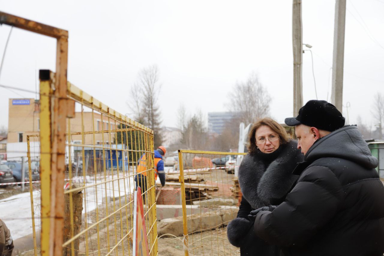 Заместитель главы городского округа Фрязино Юлия Шувалова провела продуктивную встречу с жителями дома 19к1 по проспекту Мира 