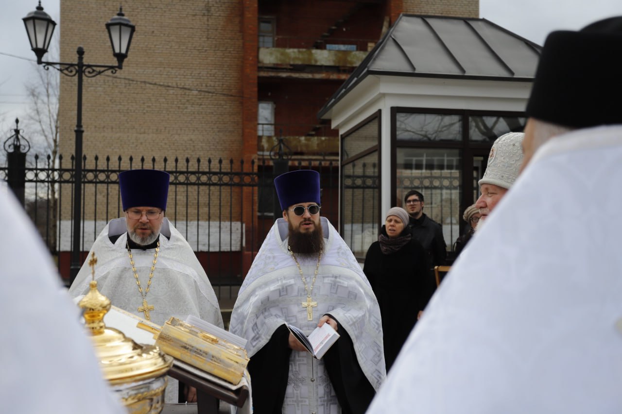 В нашем Храме Иконы Божией Матери &laquo;Державная&raquo; произошло особенное событие &mdash; сегодня была освящена звонница с колоколами