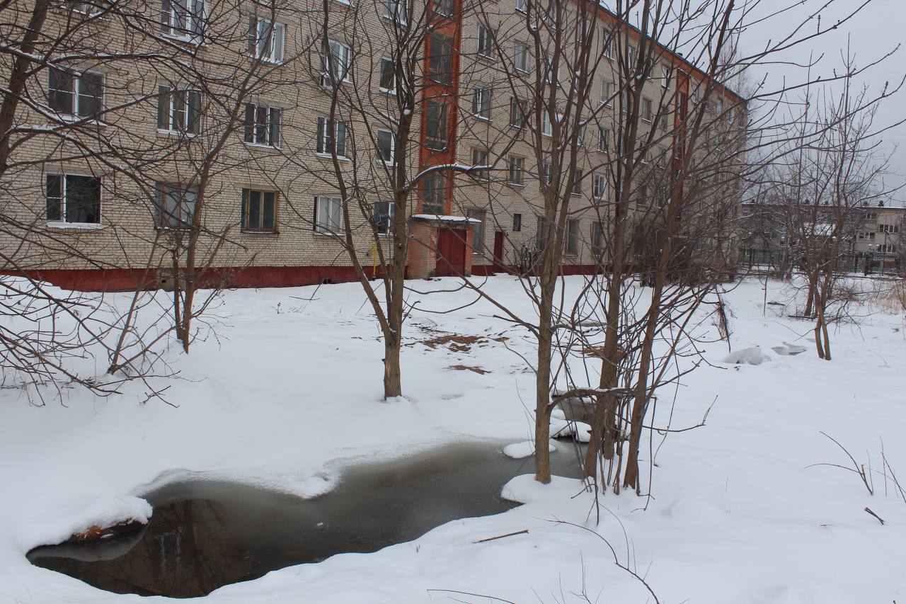 Сегодня заместитель главы городского округа Фрязино, Виктория Викторовна, провела встречу с жителями домов №25 и 27 по улице Нахимова.