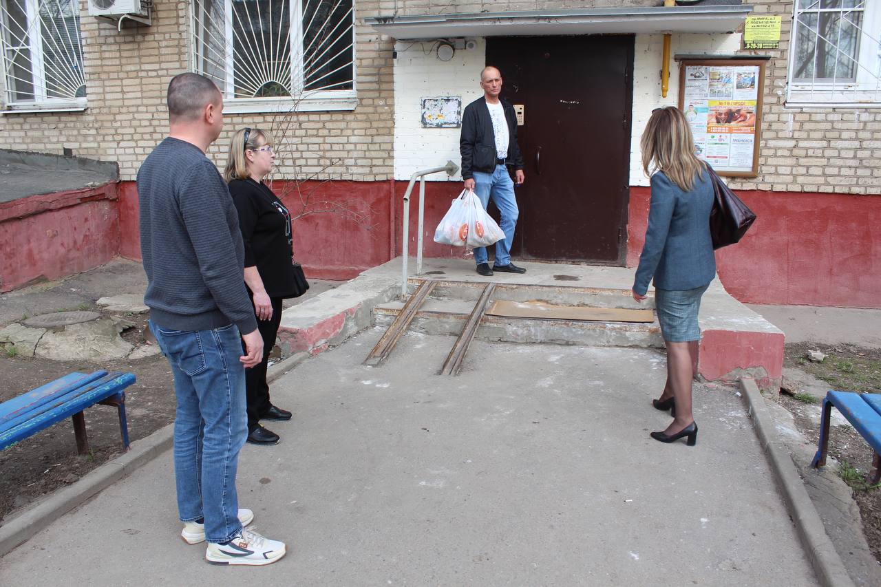 Виктория Оганезова провела встречу с жителями дома №3 по проспекту Мира