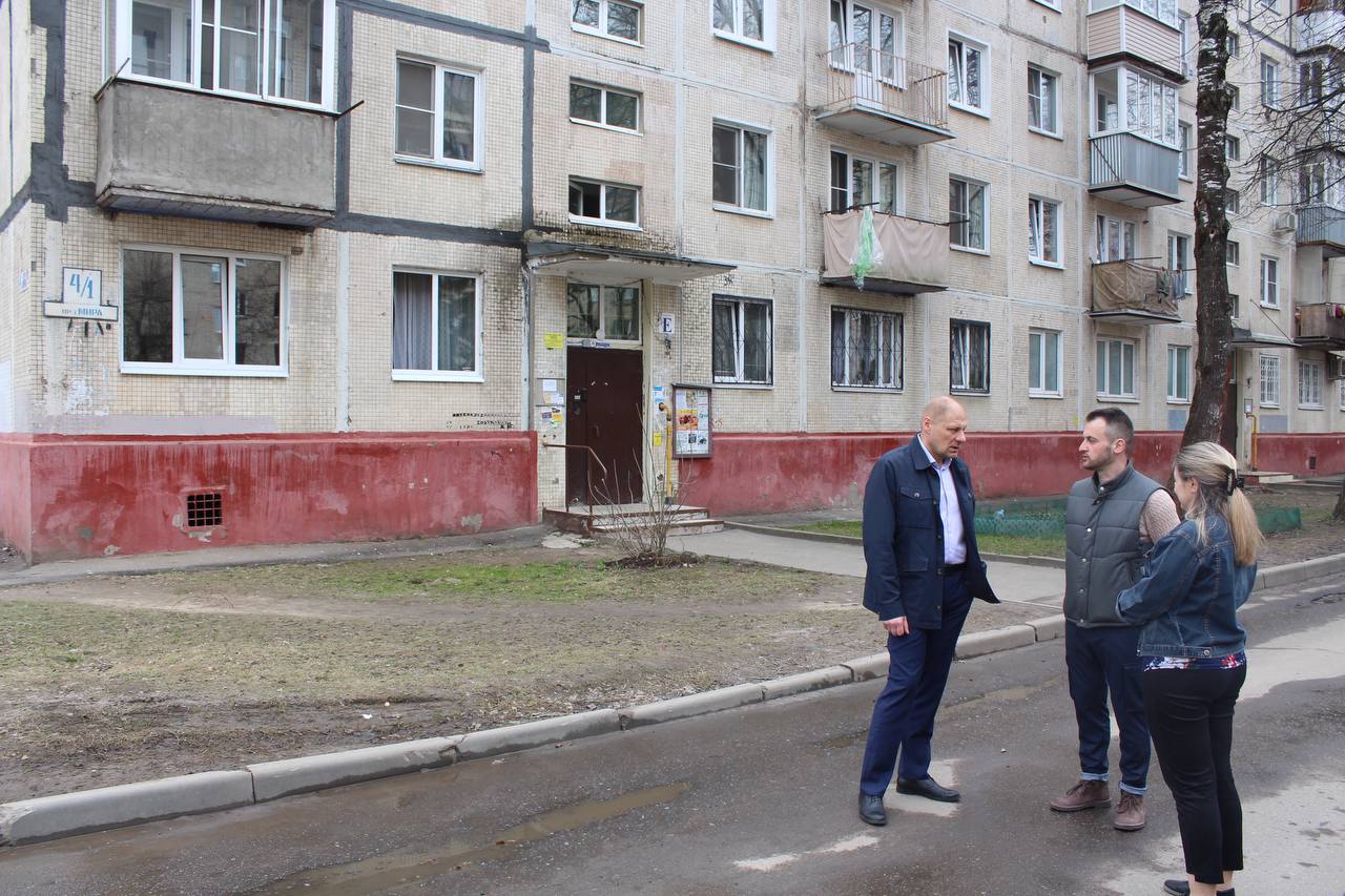 Заместитель главы Антон Тропин провел обход закрепленной территории и встретился с жителями Фрязино