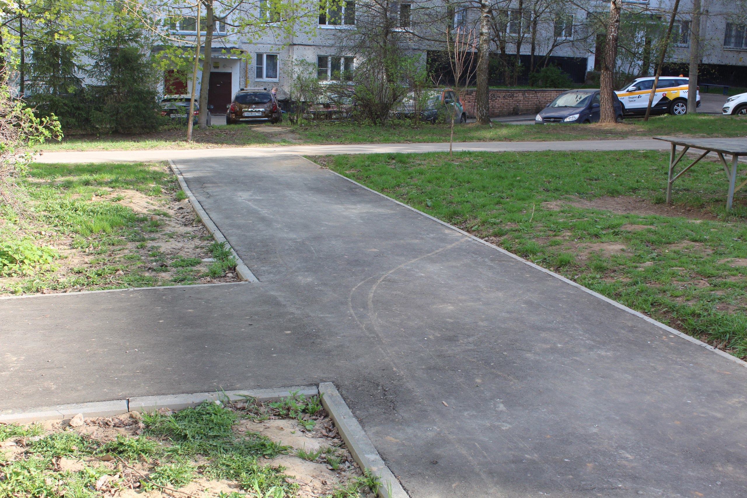 Встреча заместителя главы городского округа Фрязино Артёма Вольчака с жителями дома №27 по улице Полевой