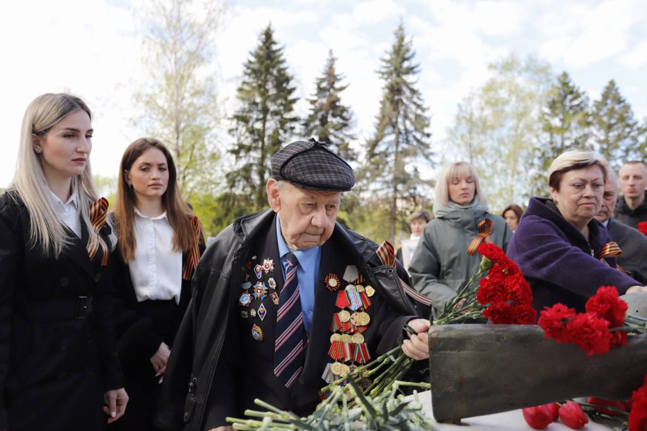День Победы &ndash; это не просто праздник, это день скорби и памяти о тех, кто отдал свою жизнь за свободу и мирное небо над головой