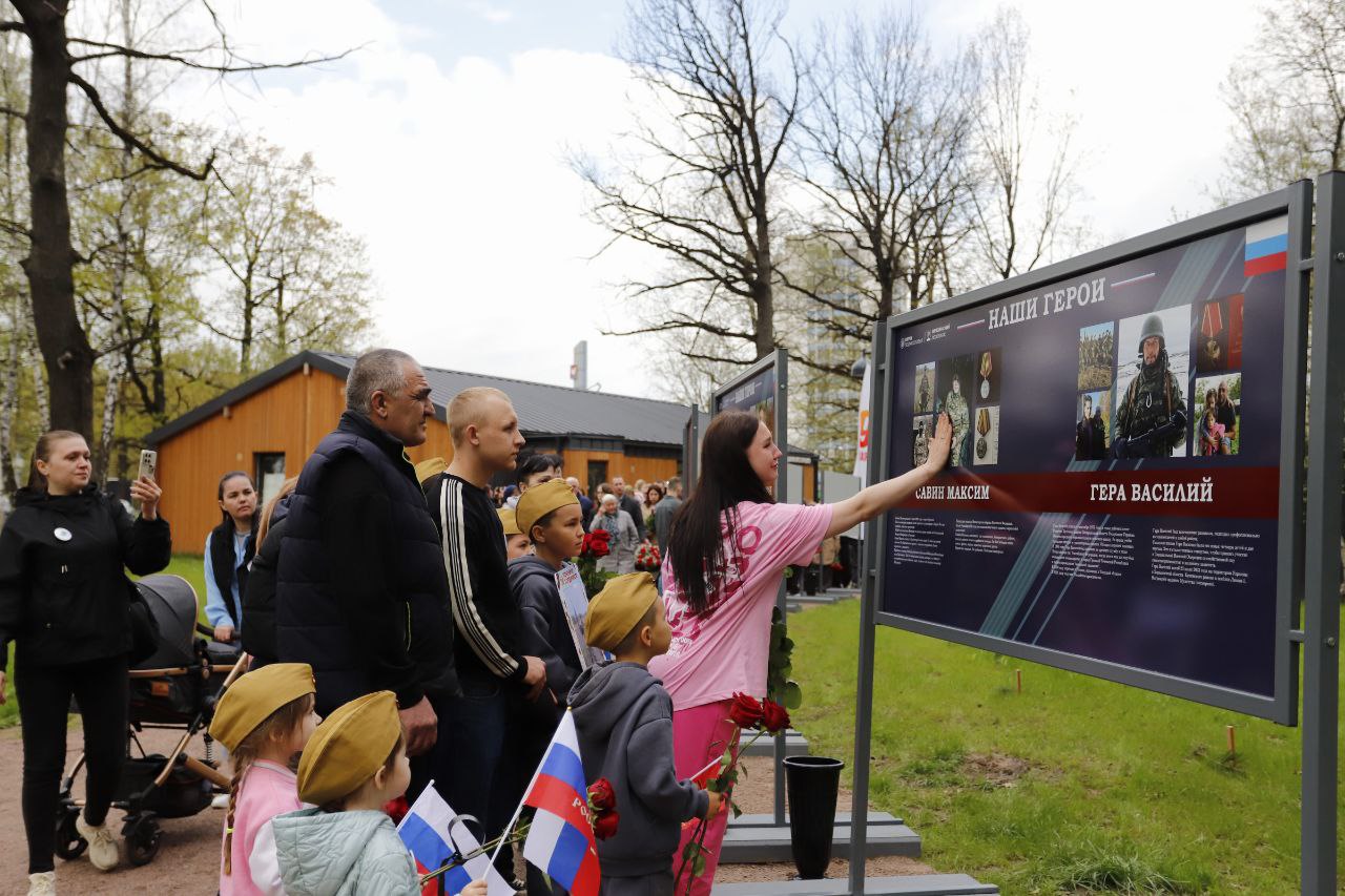 Глава городского округа Фрязино Дмитрий Воробьев вместе с семьями участников СВО торжественно открыл &laquo;Аллею Памяти&raquo; во Фрязинском лесопарке