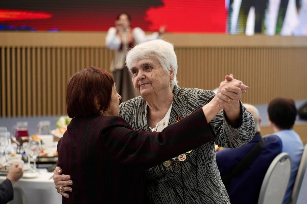 С Днем Великой Победы!