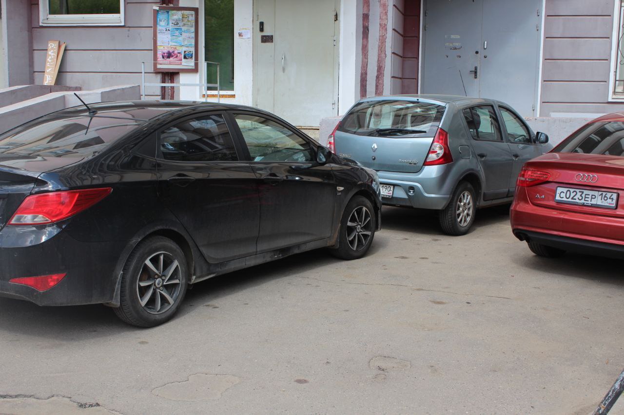 Заместитель главы городского округа Фрязино Юлия Шувалова провела встречу с жителями дома № 31 по проспекту Мира в рамках обхода территории округа