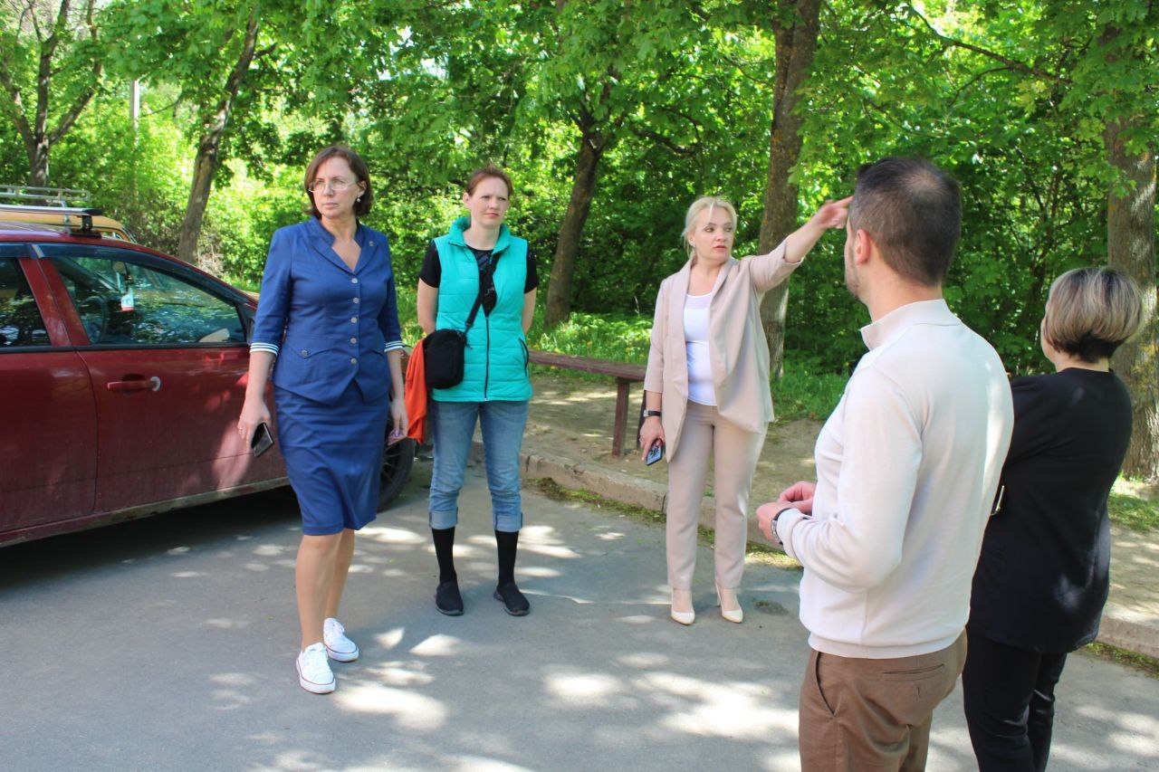 Юлия Шувалова, заместитель главы городского округа Фрязино, встретилась с жильцами дома № 6 по Окружному проезду в рамках обхода территории